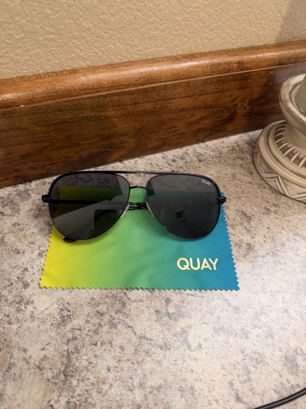 Quay Australia High Key 126 MatteBlack Aviator Sunglasses - Picture 6 of 7